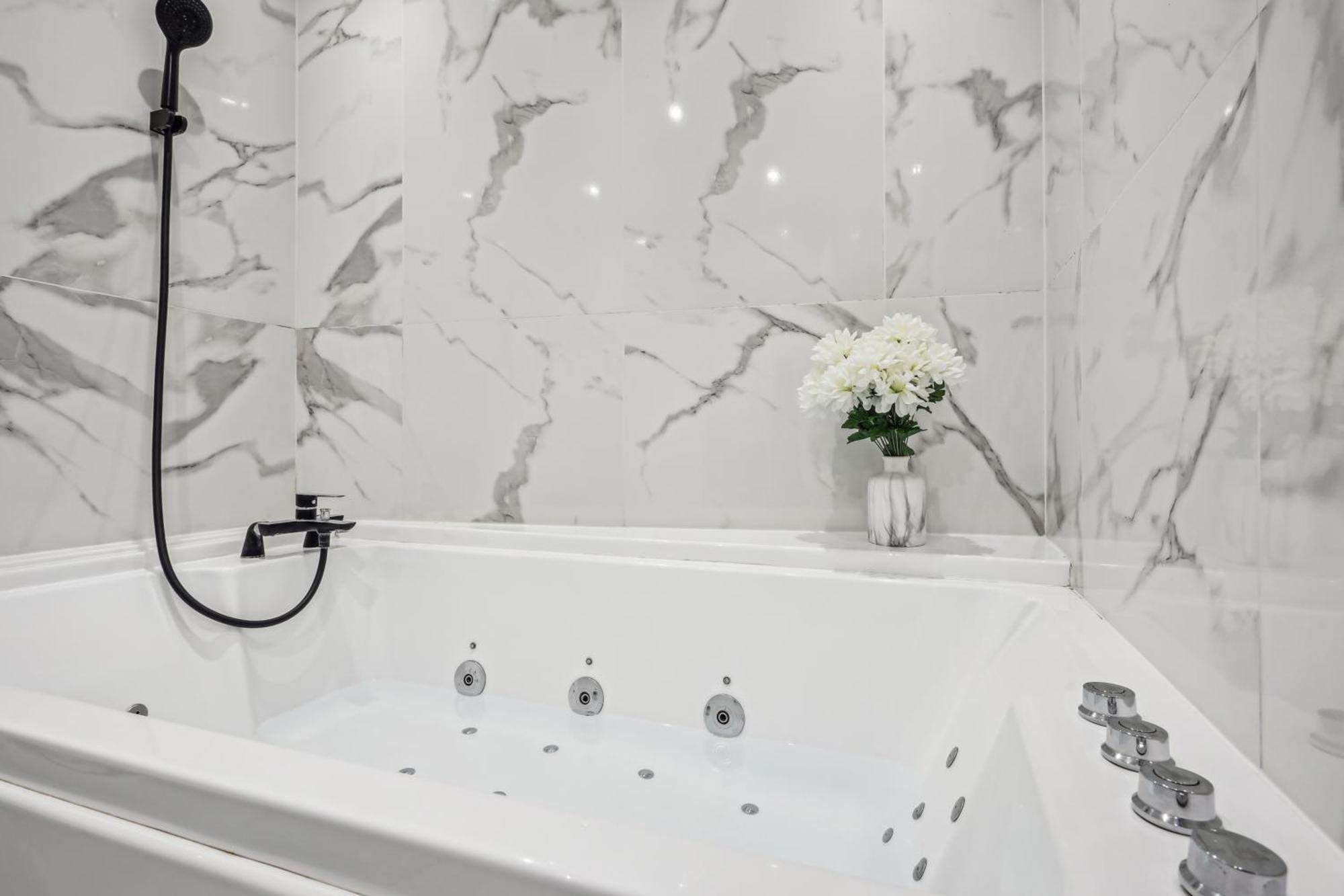 Studio Avec Jacuzzi & Vue Sur Le Parc Soubiran Dammarie-lè-Lys Екстериор снимка